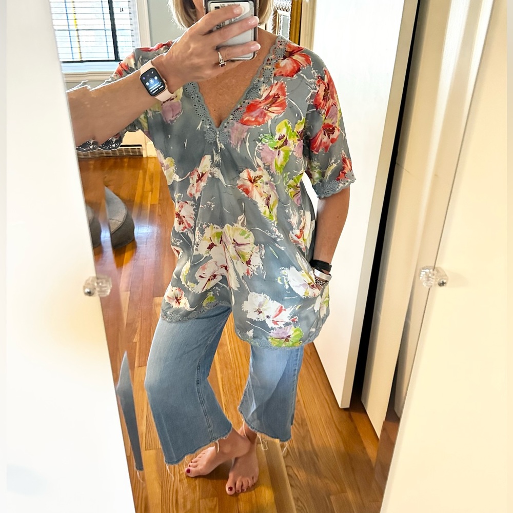 Johnny Was Silk Floral Tunic XS Blue Gray Embroidered EUC